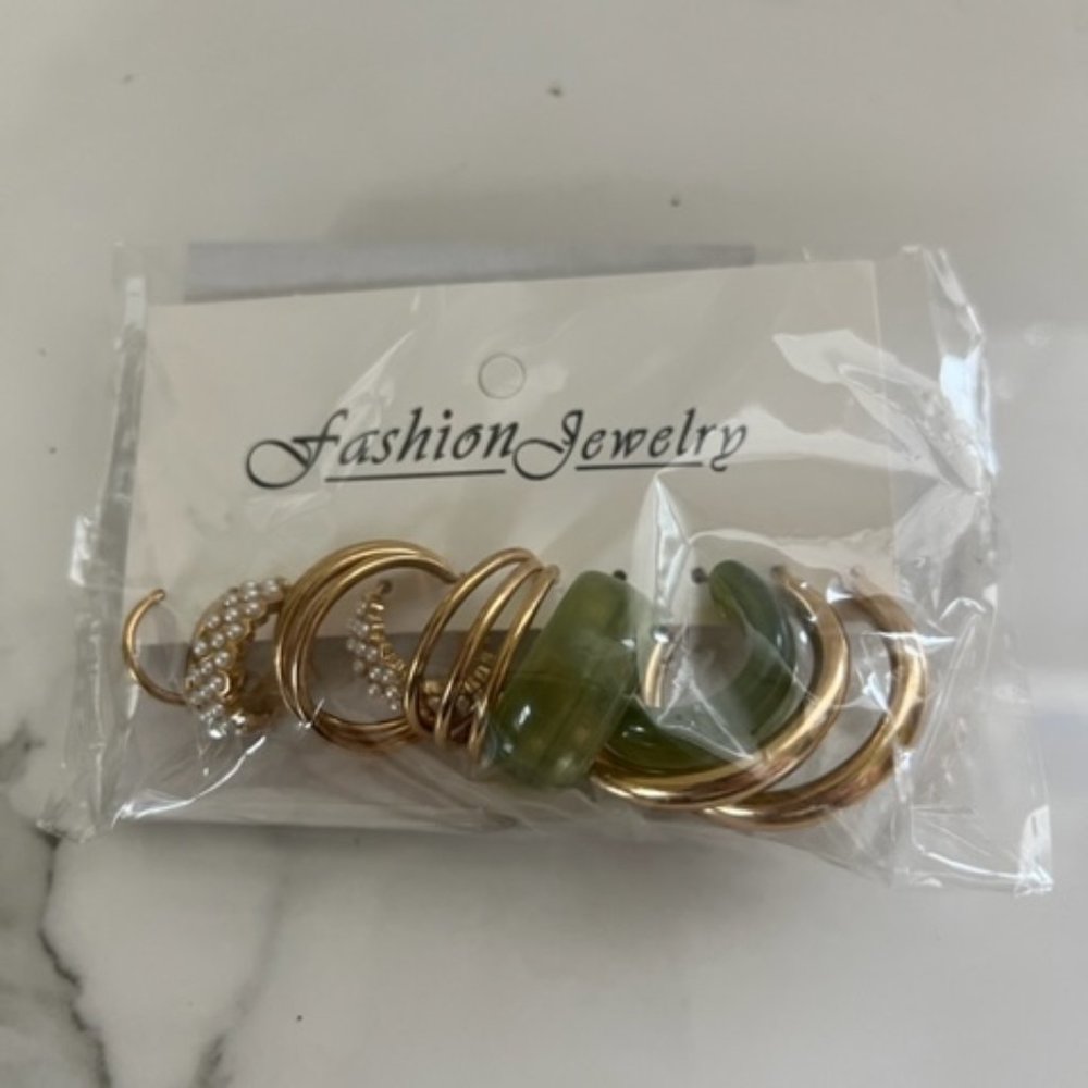 New- Fashion Jewelry Earrings Set